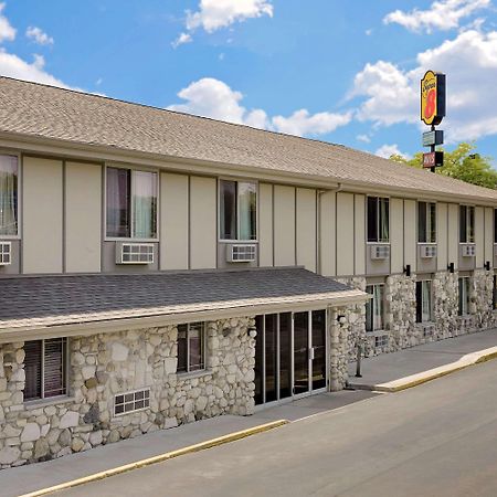 Super 8 By Wyndham Sturgeon Bay Hotel Kültér fotó